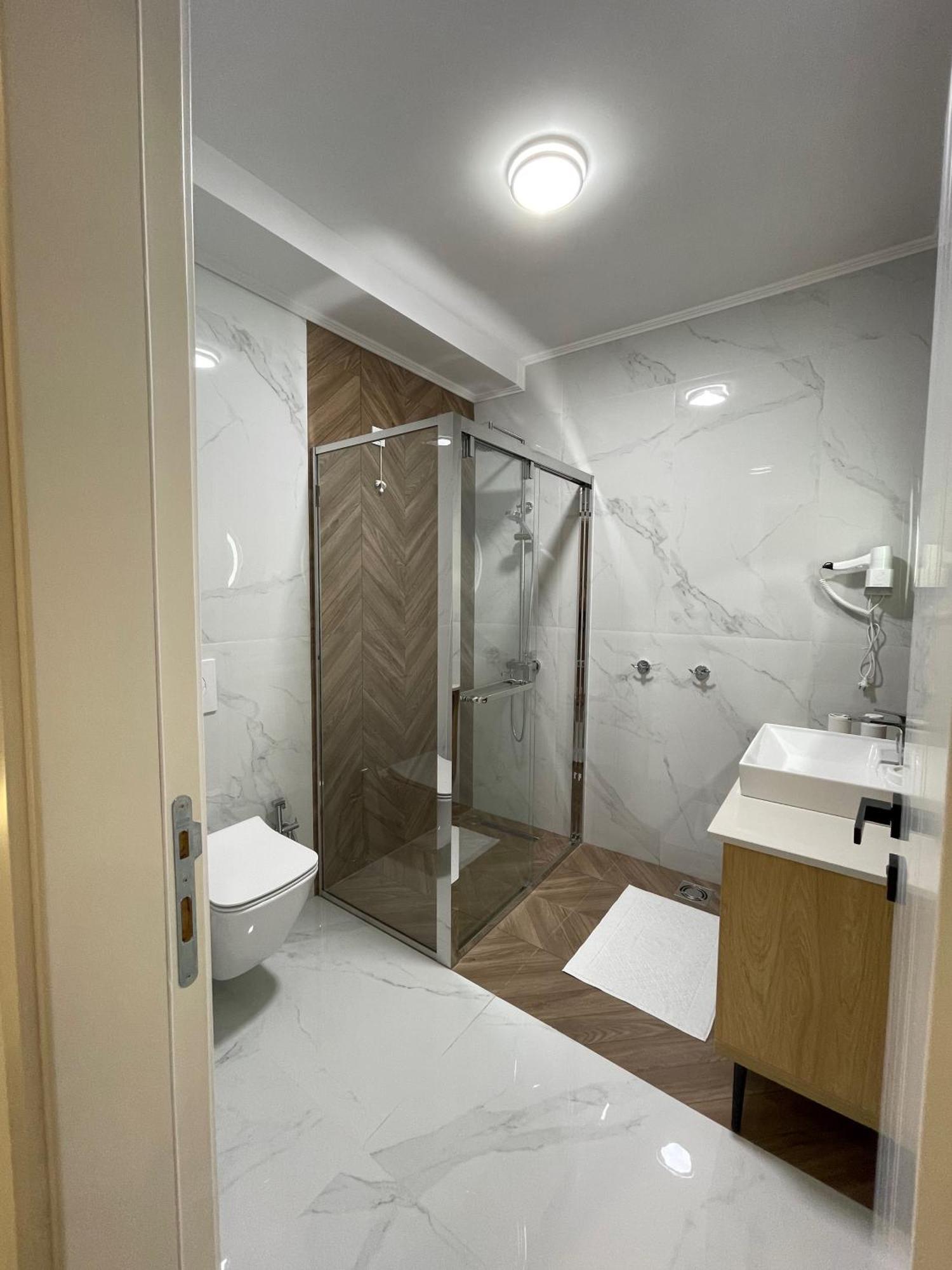 Hotel Maraj Ulcinj Bagian luar foto