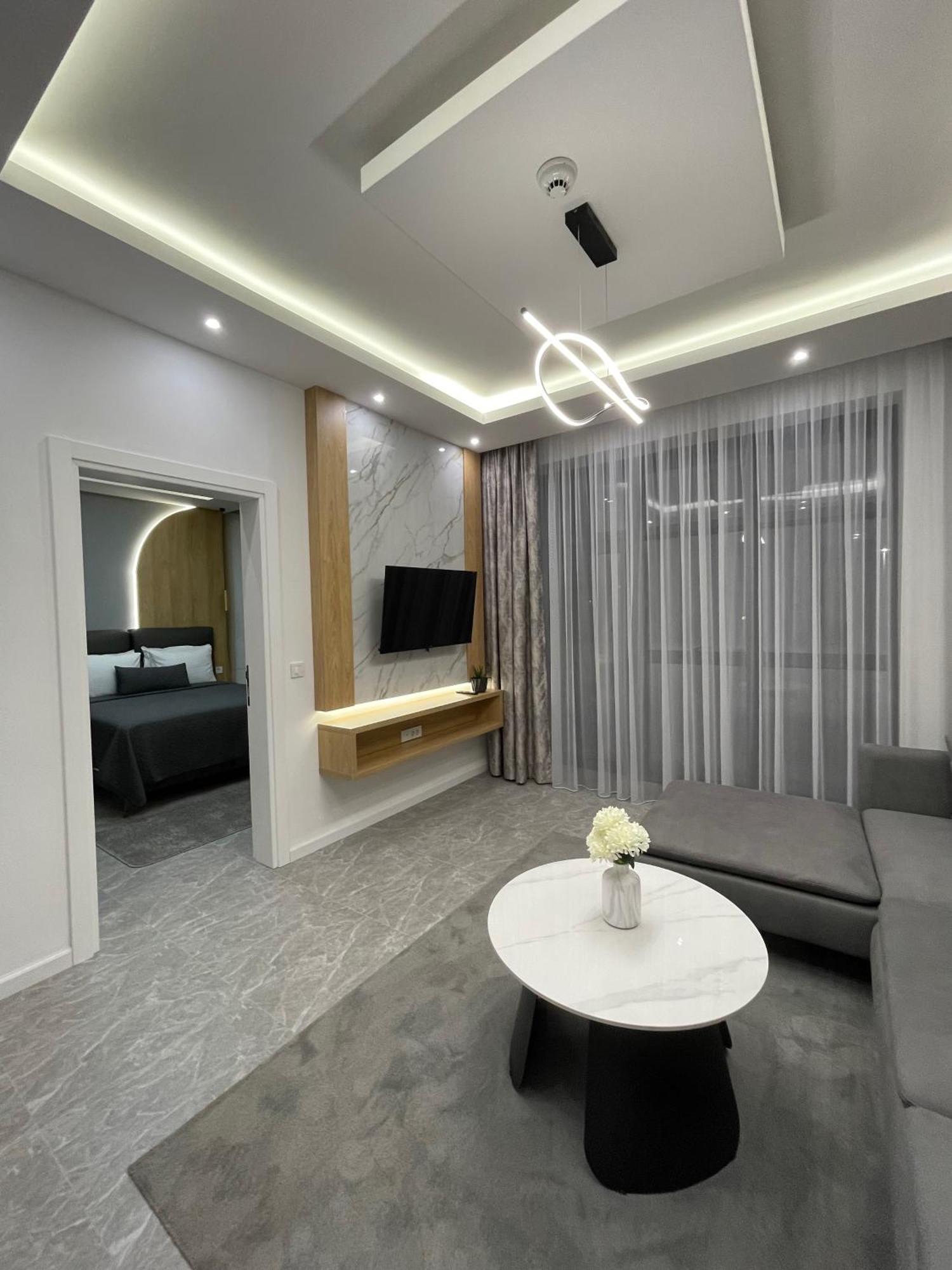 Hotel Maraj Ulcinj Bagian luar foto