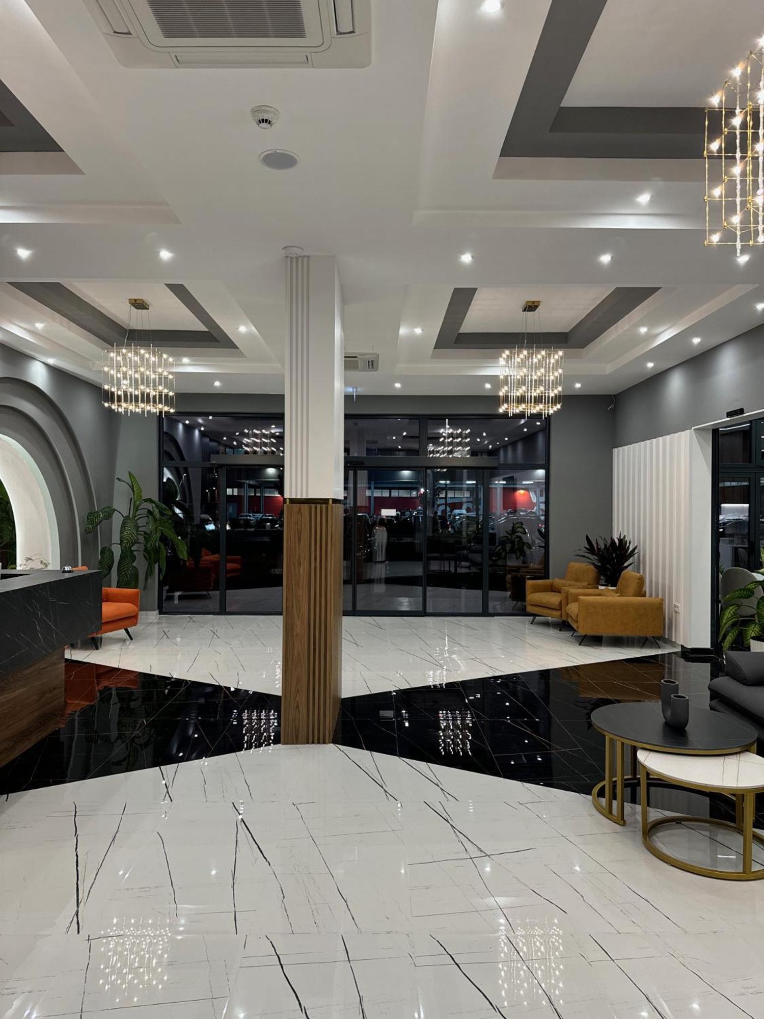 Hotel Maraj Ulcinj Bagian luar foto